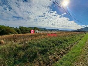 Investičný pozemok pri Humennom s rozlohou 4572 m2 - 1