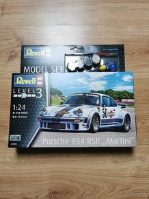 Predám plastový model Porsche 934