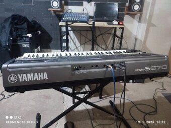 Yamaha psr s 670