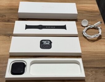 Predám Apple Watch 10 46mm Jet Black Malé známky používania