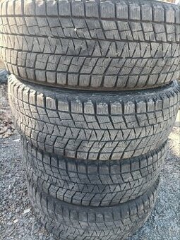 215/60 R17. Zimna sada