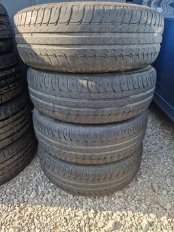 Pneu s plechovými diskami 195/65 R15