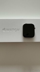Apple iWatch Series 7, 45 mm, hviezdne biely - 1