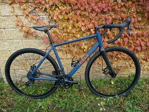 gravel TRIBAN velkost ramu M, vidlica carbon