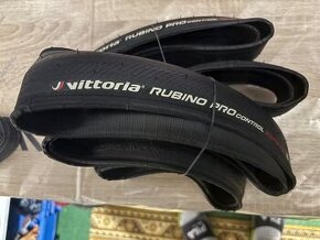 Vittoria rubino pro control