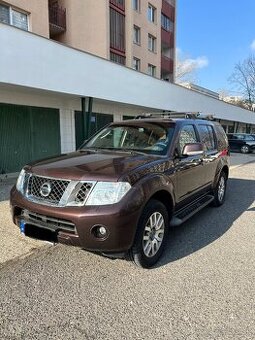 Nissan Pathfinder 2.5 dCi LE