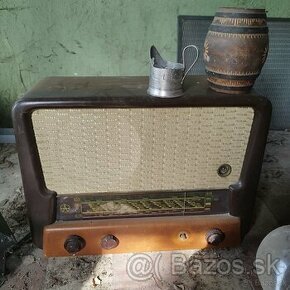 Historické staré rádio