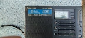 Predám retro rádio Panasonic viď foto cena 45 eur.