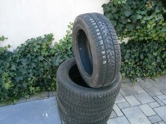 Predám 4x zimné pneu Pirelli 215/60 R17 100VXL