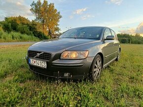 NEPOJAZDNÉ Volvo V50 2.0d Momentum - 1