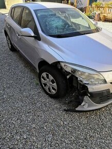 Renault MEGANE - 1