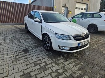 ŠKODA OCTAVIA 1.4 TSI / AIRBAGY OK/ PLNĚ POJÍZDNÉ