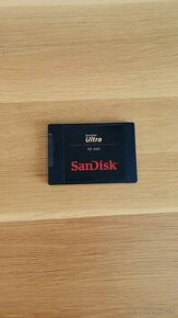 SanDisk Ultra 3D 1TB SSD - 1