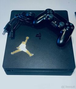 Playstation 4 - 1