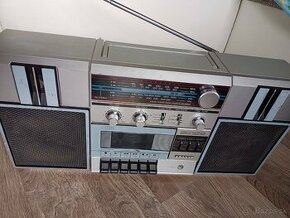 Sanyo M9813L radiomagnitofon boombox retro kazeťák