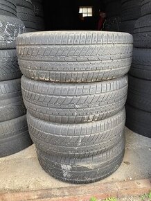 235/60 r18 austone