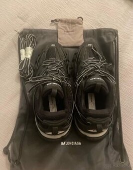 Balenciaga track