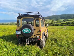 Land Rover Defender 90