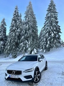 Volvo V60 Cross Country - 1