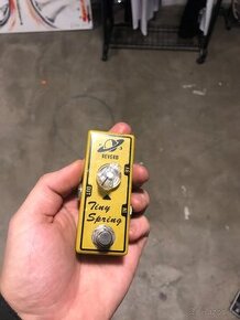 gitarový efekt TC Tiny Spring reverb