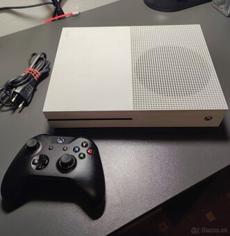 Konzola Xbox One S (500 GB) s ovládačom