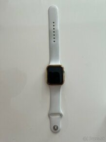Apple Watch Series 6, 40mm Silver Aluminium Case with White