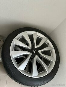 Tesla model 3 original  Sport Wheels (235/40 R19) - 1