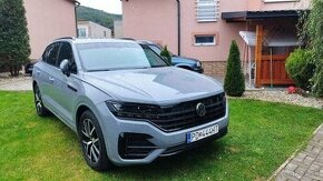 Volkswagen Touareg ,R line,3,0 TDI ,210kw.full výbava,