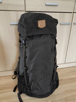 Turistický batoh FJALLRAVEN KAIPAK 38 - stone grey