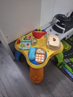 Fisher-Price spievajúci stolček SK/ANG