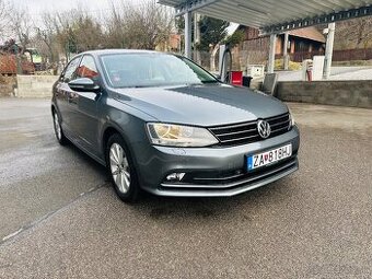 Volkswagen Jetta Highline 2.0Tdi 10/2017