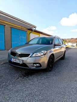 KIA Ceed SW 2009 1.6 92kw 140tkm