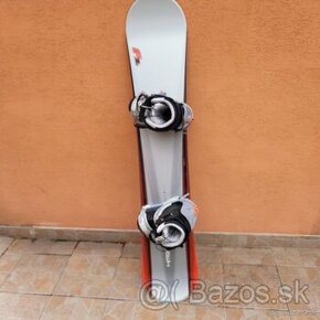 predám snowboardovy set 151cm