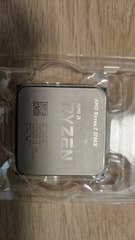 AMD Ryzen 7 3700X