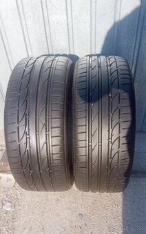 Predám 2ks letné pneu.235/40R19 Bridgestone dezen 6,8mm