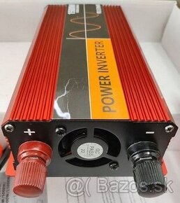 Menič napätia inverter z 12V na 220V 1500W