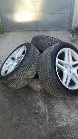 Elektróny Mercedes AMG, pneumatiky YOKOHAMA 295/40 R21