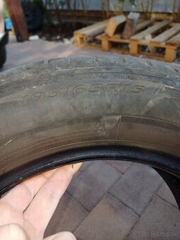 Predám letné pneumatiky dunlop 195/65 R15