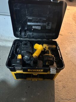 Dewalt aku vrtacka - 1