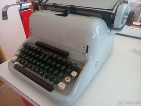 Pisaci stroj - 1