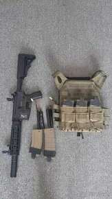 Airsoft set AR15 + vesta so sumkami