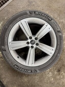 Audi r19 plus nove kolesa michelin 235/50R19