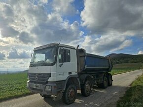 Sklapac Mercedes Actros 8x8 rv 2009 poskodena kabina