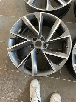 Original elektrony Skoda superb 5x112 r19 vega