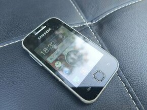 Samsung  Galaxy Y Metallic Gray GT-S5360 + adaptér