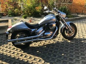 Suzuki Intruder 800