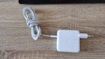 70W USB-C adaptér na Macbook Pro 2023 - originál