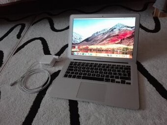 Apple MacBook Air. 13,3“. i5. SSD 256 GB. Nová nabíjačka. - 1