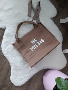 THE TOTE BAG