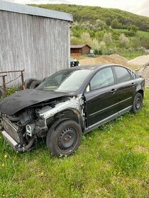 Rozpredám Volvo S40 na náhradné diely.